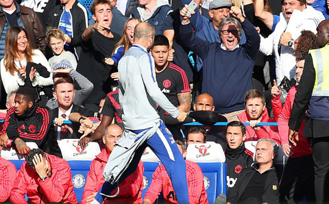 Mourinho thoát nạn, trợ lý của Sarri dính án phạt