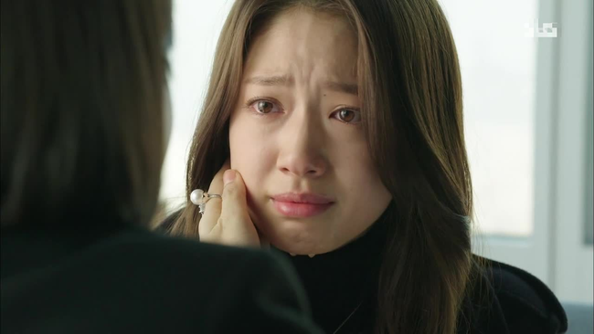 Bắt quả tang chồng cùng nhân tình ở khách sạn, vợ chọn cách giải quyết nhẹ nhàng không ngờ bị chơi lại 1 vố đau