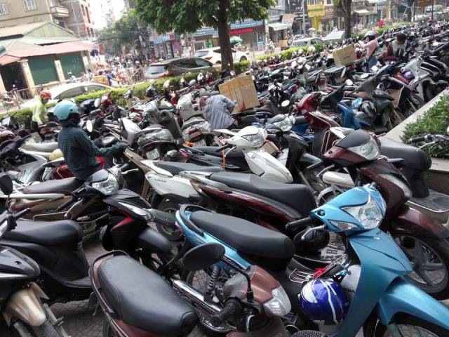 Bộ Tư pháp tuýt còi văn bản cá biệt khác luật của Bộ Xây dựng?