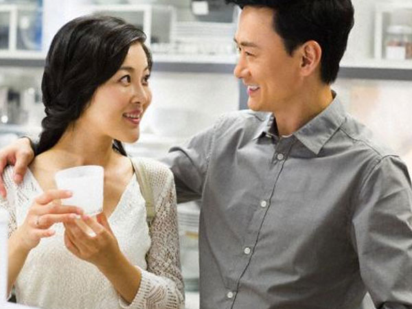 Chăn được em bồ non tơ, câu nói của cô ta khiến tôi lập tức về quỳ xin lỗi vợ