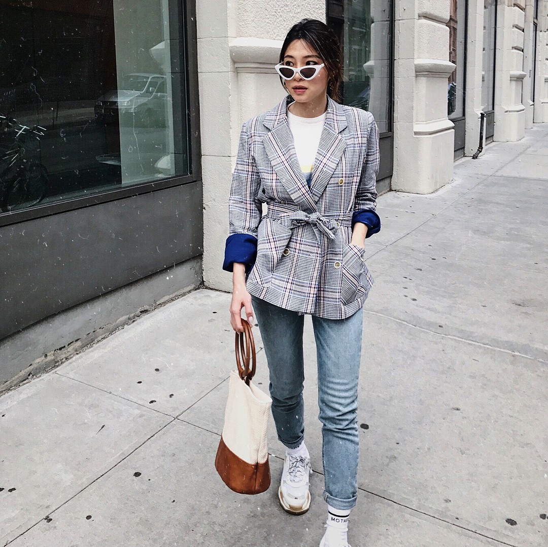 Diện mẫu blazer thắt eo này, nàng nào trông cũng sẽ thon gọn hơn và ra dáng chuẩn quý cô thanh lịch