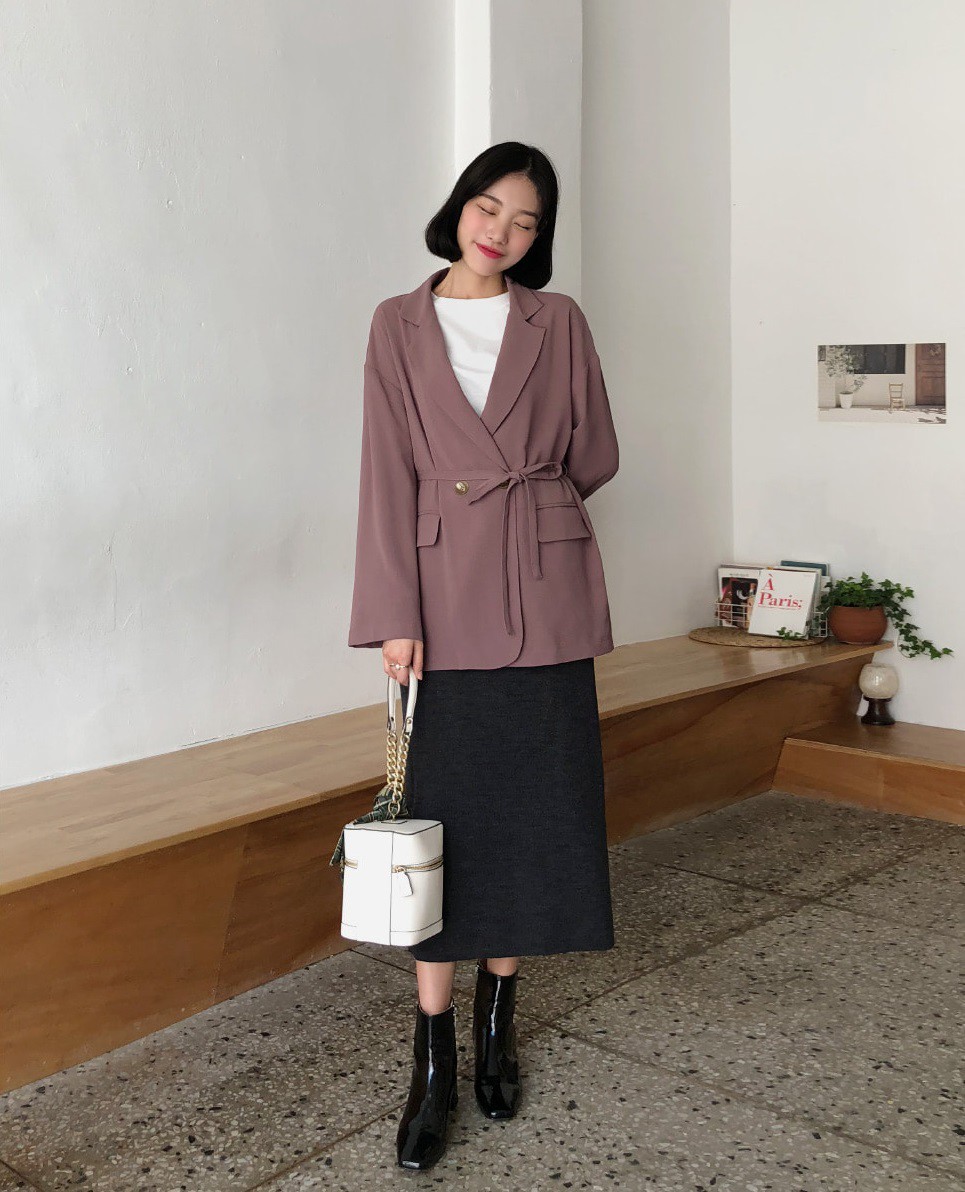 Diện mẫu blazer thắt eo này, nàng nào trông cũng sẽ thon gọn hơn và ra dáng chuẩn quý cô thanh lịch