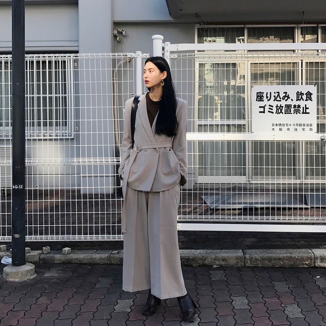 Diện mẫu blazer thắt eo này, nàng nào trông cũng sẽ thon gọn hơn và ra dáng chuẩn quý cô thanh lịch