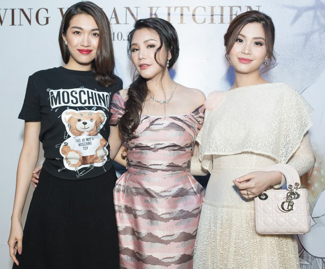 Hồ Quỳnh Hương diện đầm gợi cảm, tiết lộ lý do mất tích khỏi showbiz Hồ Quỳnh Hương diện đầm gợi cảm, tiết lộ lý do mất tích khỏi showbiz