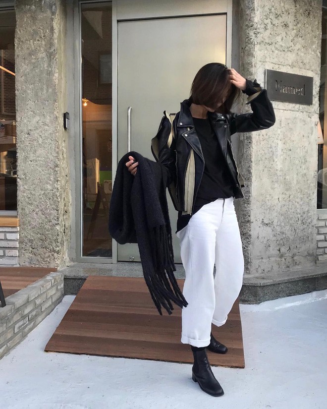 Không phải jeans xanh hay đen, quần jeans trắng mới là item chiếm ngôi vương mùa Thu Đông năm nay