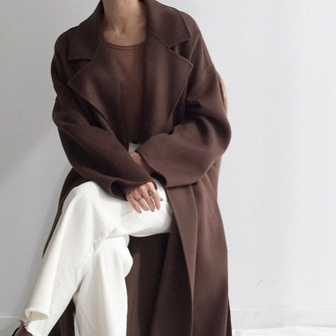 Không phải jeans xanh hay đen, quần jeans trắng mới là item chiếm ngôi vương mùa Thu Đông năm nay