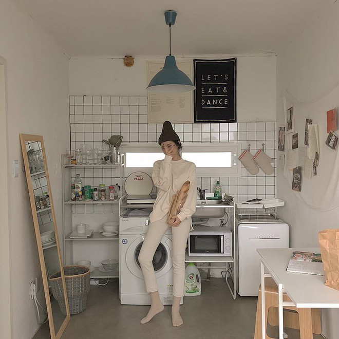 Không phải jeans xanh hay đen, quần jeans trắng mới là item chiếm ngôi vương mùa Thu Đông năm nay