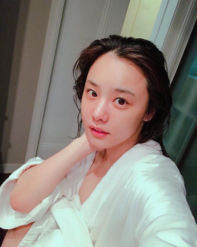 Chỉ cần thêm thứ này vào nước, thì chỉ rửa mặt thôi da cũng căng đét mịn màng