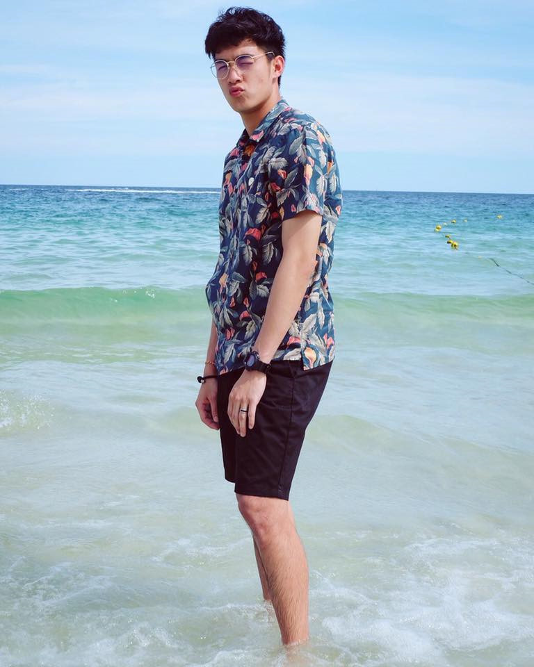 Thủ môn Thái Lan được gọi là nam thần sân cỏ vì đẹp trai, cao 1,82 m