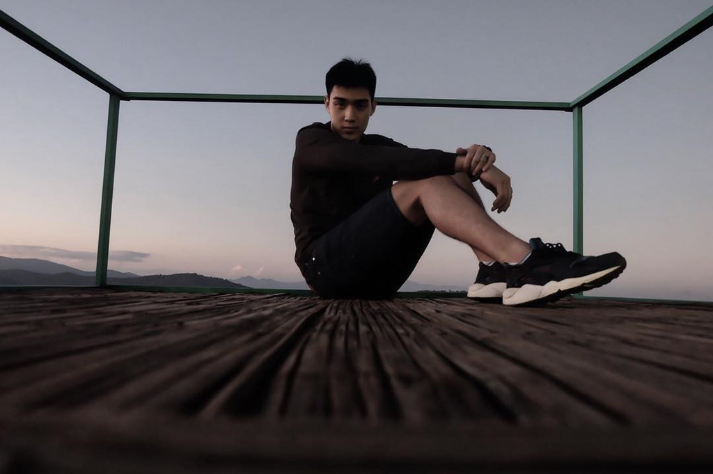 Thủ môn Thái Lan được gọi là nam thần sân cỏ vì đẹp trai, cao 1,82 m