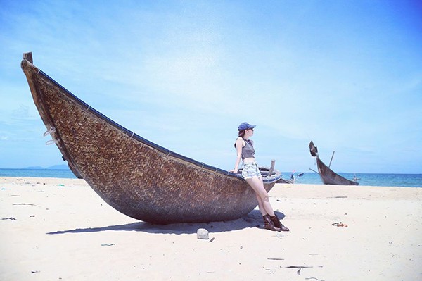 Vợ kém 14 tuổi xinh đẹp của MC Anh Tuấn: Cuộc sống sang chảnh, đi khắp thế giới