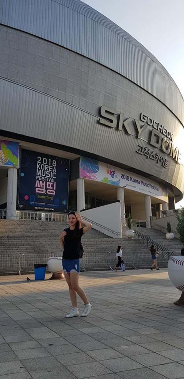 Vợ kém 14 tuổi xinh đẹp của MC Anh Tuấn: Cuộc sống sang chảnh, đi khắp thế giới