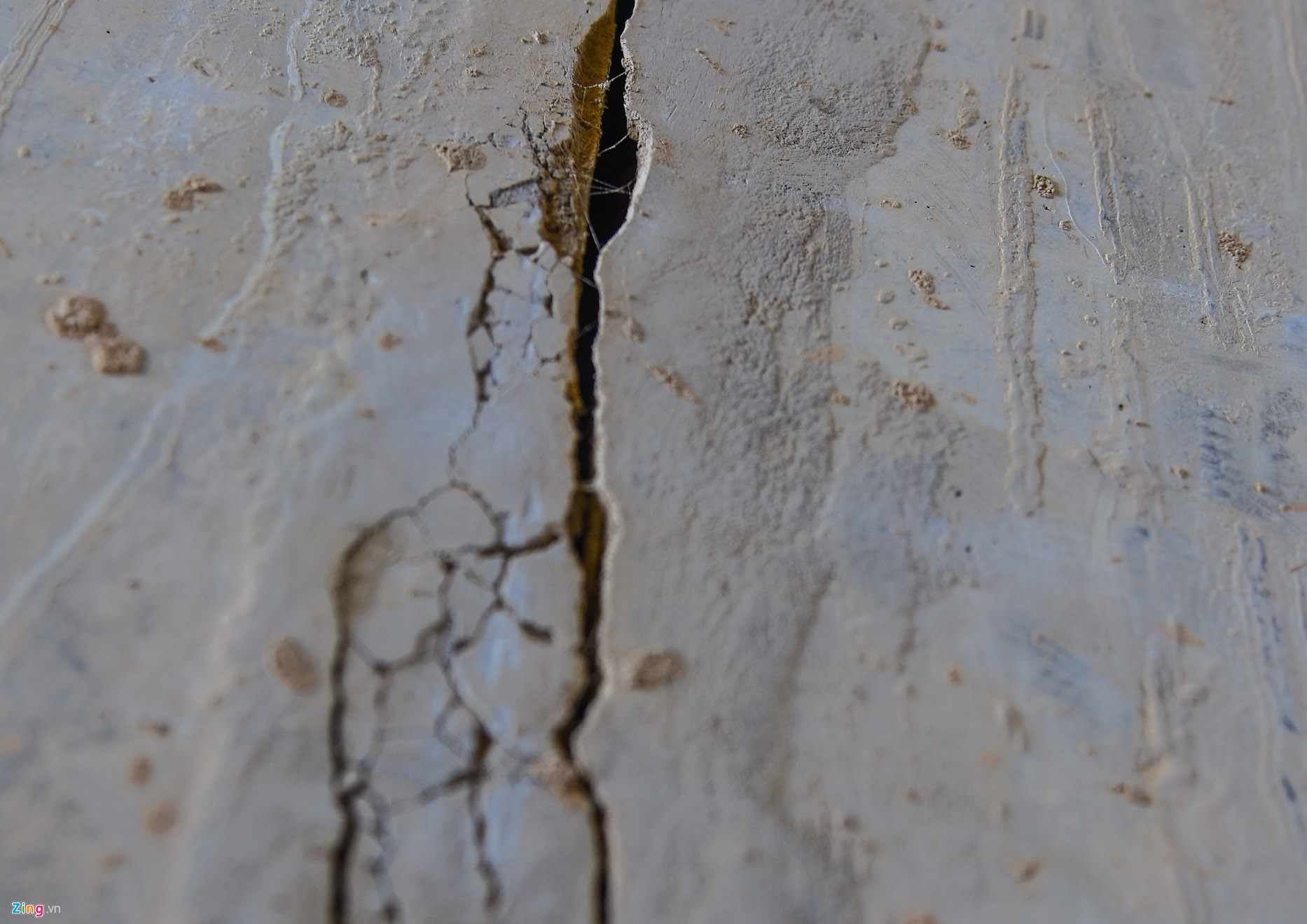 Phát hiện thêm nhiều cầu trên cao tốc 34.500 tỷ bị nứt, thấm nước