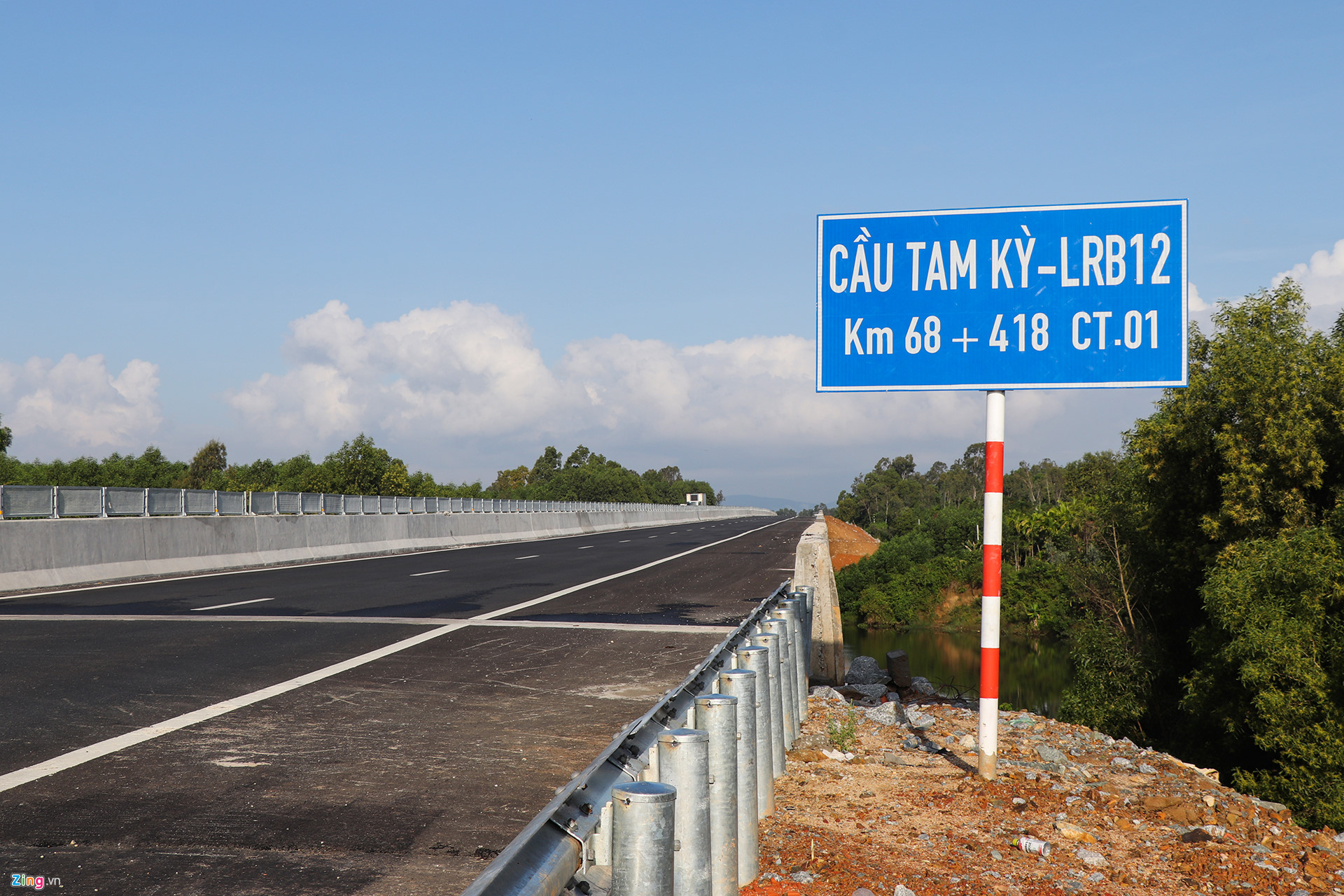 Phát hiện thêm nhiều cầu trên cao tốc 34.500 tỷ bị nứt, thấm nước