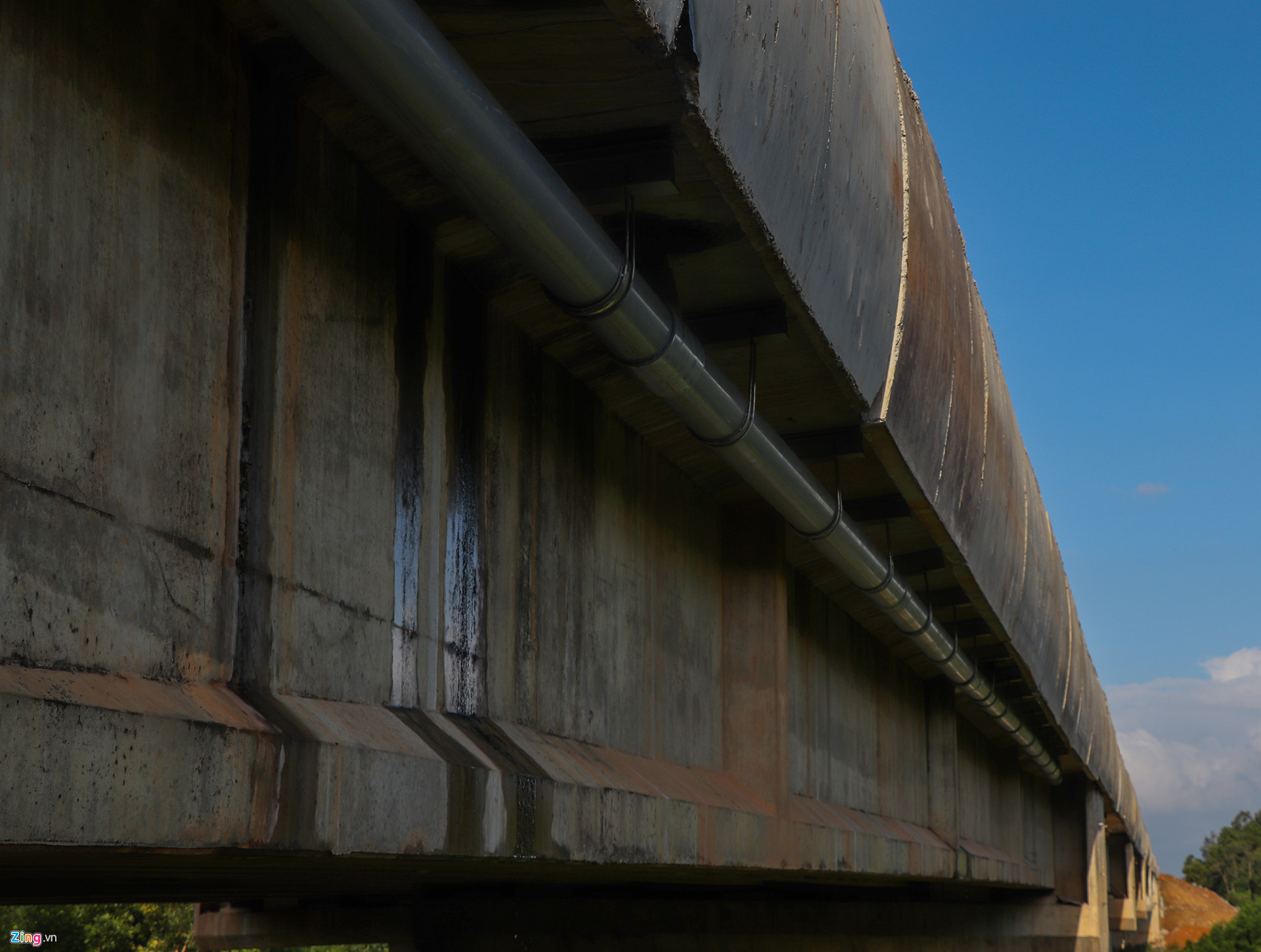 Phát hiện thêm nhiều cầu trên cao tốc 34.500 tỷ bị nứt, thấm nước