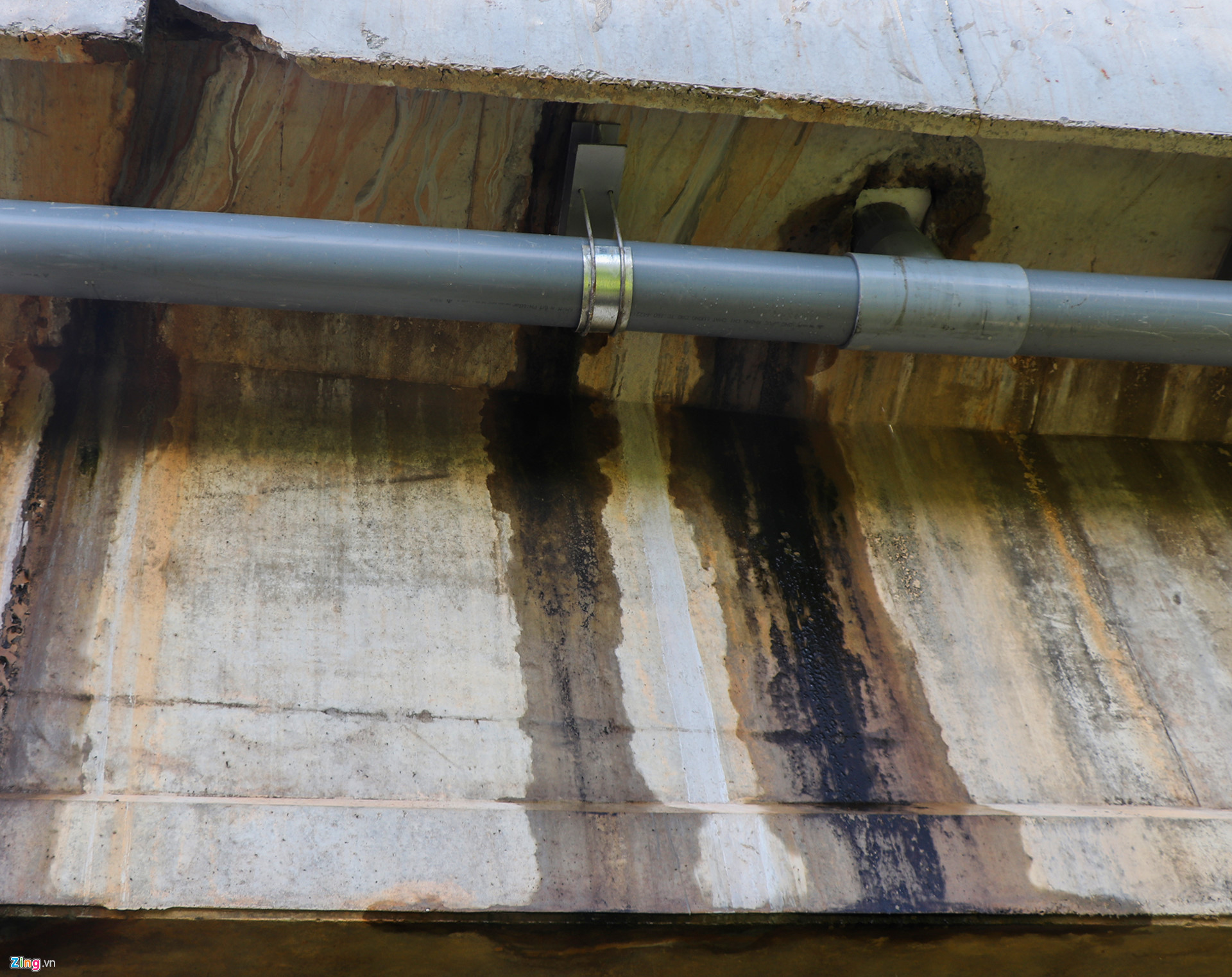 Phát hiện thêm nhiều cầu trên cao tốc 34.500 tỷ bị nứt, thấm nước