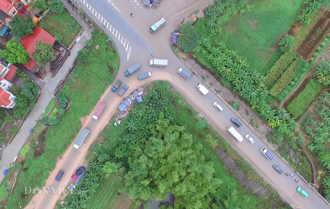 Đê tả sông Đuống oằn mình gánh hàng ngàn lượt xe tránh trạm BOT