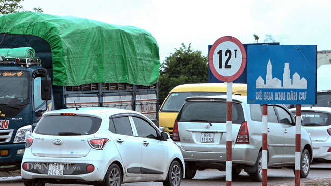 Đê tả sông Đuống oằn mình gánh hàng ngàn lượt xe tránh trạm BOT