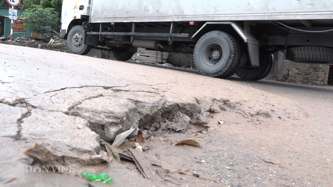 Đê tả sông Đuống oằn mình gánh hàng ngàn lượt xe tránh trạm BOT