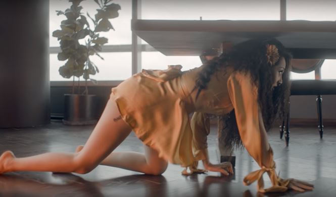 Không chỉ tiêu đề, Như Lời Đồn còn gây tranh cãi vì MV phản cảm