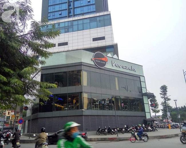 Hà Nội: Nghi vấn nữ nhân viên tòa nhà bị cư dân lăng mạ, đổ nước lên người dưới tầng hầm