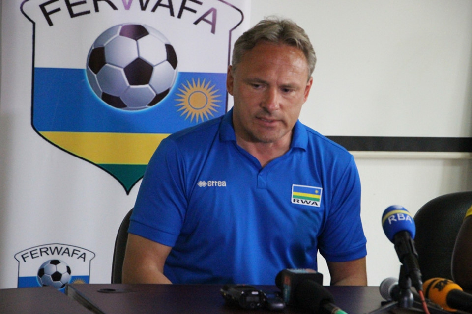 Park Hang-seo nổi trội giữa dàn huấn luyện viên ở bảng A AFF Cup