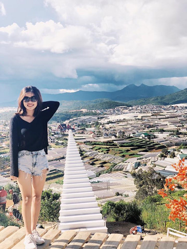 Cầu thang vô cực Đà Lạt gây sốt vì cứ tới là có ảnh đẹp