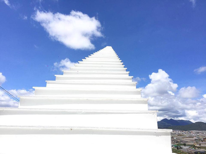 Cầu thang vô cực Đà Lạt gây sốt vì cứ tới là có ảnh đẹp