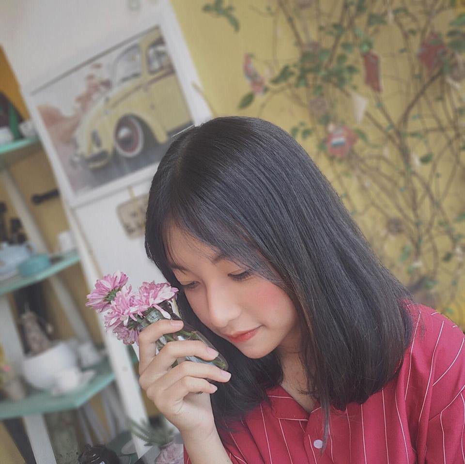 Khoe ảnh lột xác so với thời thơ ấu, nữ sinh 15 tuổi nói mình vẫn chưa dậy thì xong