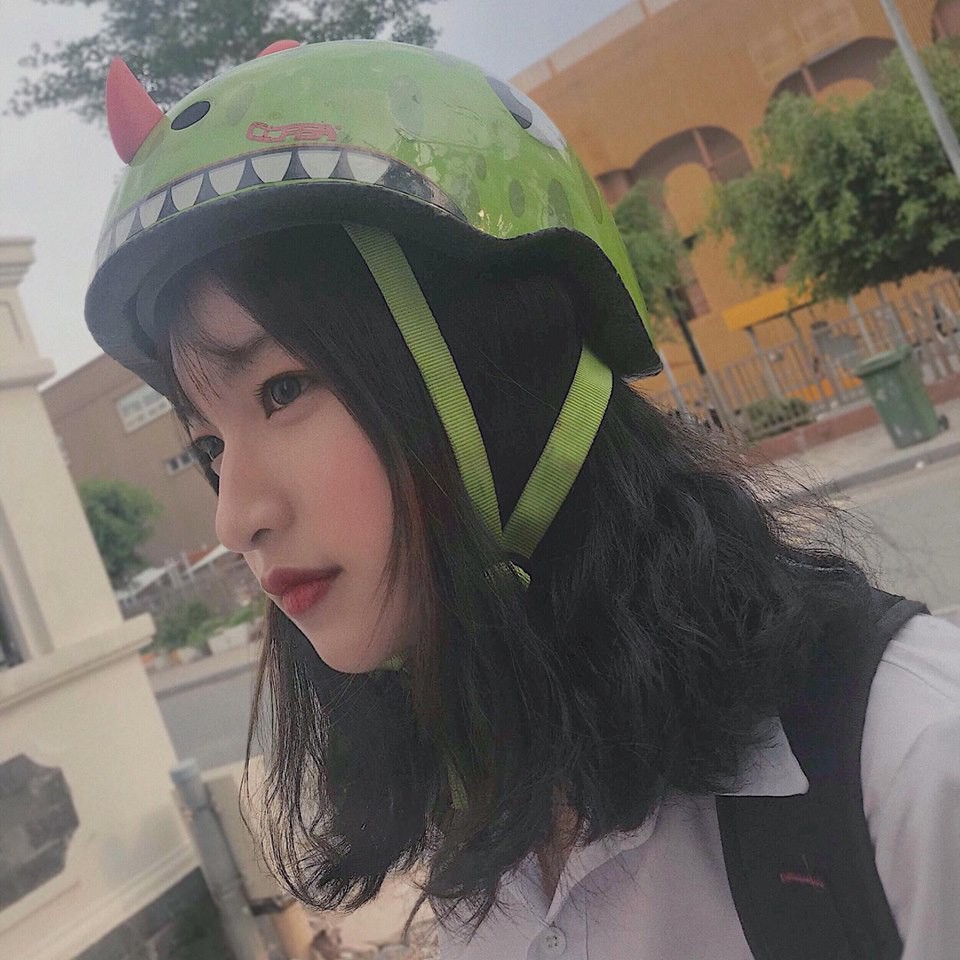 Khoe ảnh lột xác so với thời thơ ấu, nữ sinh 15 tuổi nói mình vẫn chưa dậy thì xong