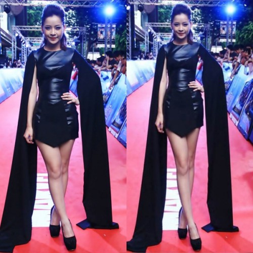 Đồng Ánh Quỳnh kéo chân dài ngang ngửa cái thang trong bức ảnh mới nhất đăng Instagram