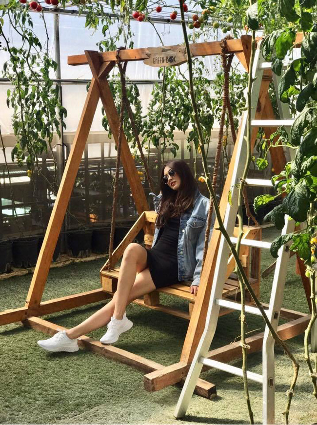 Sinh nhật tuổi 32, Hà Tăng bị bạn troll bằng lời chúc bớt khó tính, bớt cầu toàn và hết lèm bèm