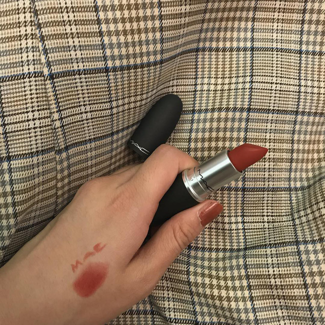 5 màu son đẹp mê tơi với chất son xuất sắc đang khiến các cô nàng bấn loạn nhất thời điểm này