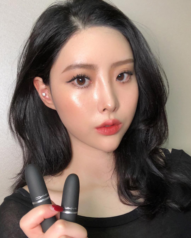 5 màu son đẹp mê tơi với chất son xuất sắc đang khiến các cô nàng bấn loạn nhất thời điểm này