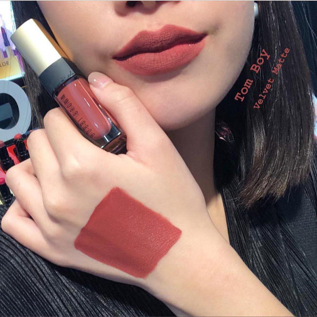 5 màu son đẹp mê tơi với chất son xuất sắc đang khiến các cô nàng bấn loạn nhất thời điểm này