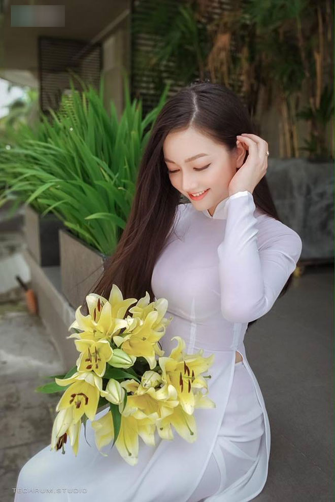 Cô gái được mệnh danh Thiên thần áo dài đáp trả dân mạng sau cáo buộc sửa nát mặt