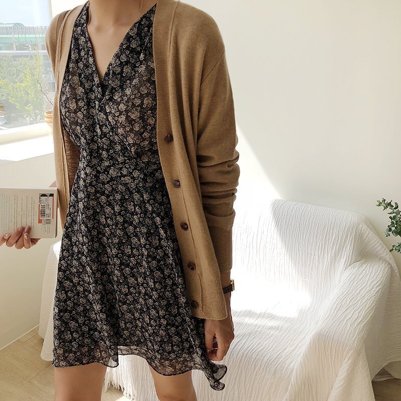 Áo khoác cardigan rất xinh và trendy nhưng để diện không bị luộm thuộm, dìm dáng thì các nàng cần nhớ 3 tips sau