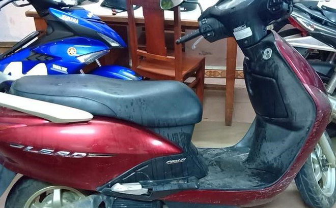 Kẻ biến thái tạt axit cô gái trẻ khi đang dừng đèn đỏ ở Đà Nẵng