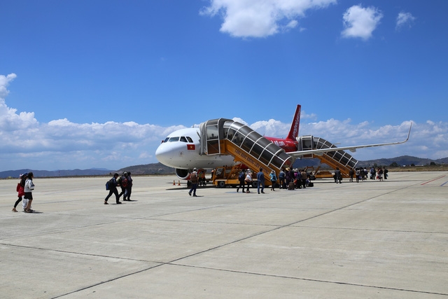 Xác định vật thể lạ ở sân bay Liên Khương