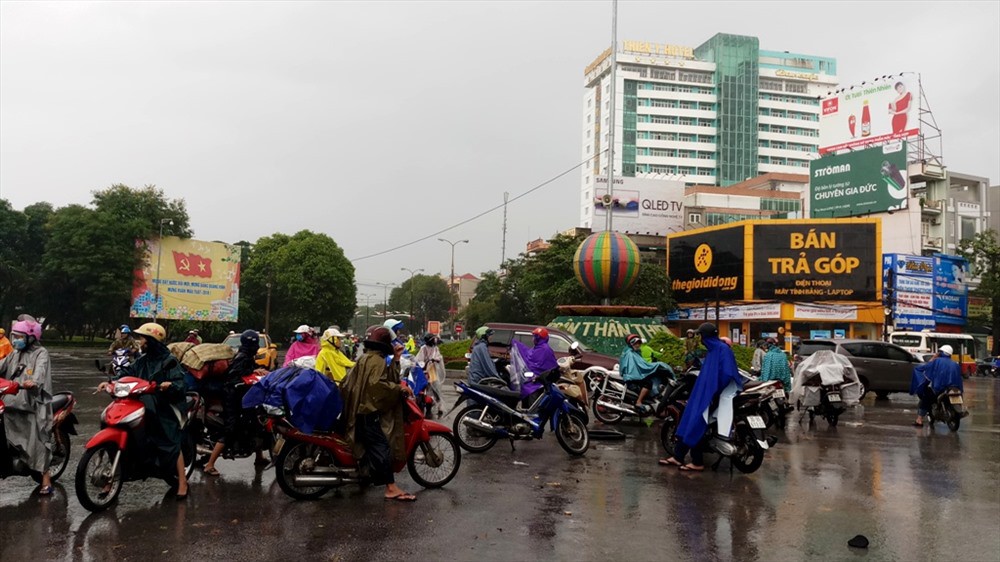 TP. Thanh Hóa ngập nặng, phố biến thành sông