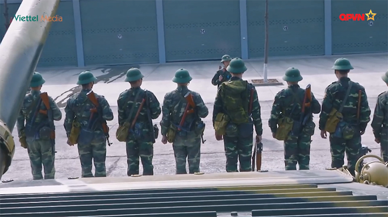 Bộ binh cơ giới VN mang theo gì lên thiết xa BMP-1?