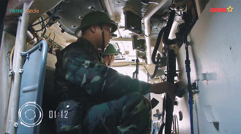 Bộ binh cơ giới VN mang theo gì lên thiết xa BMP-1?