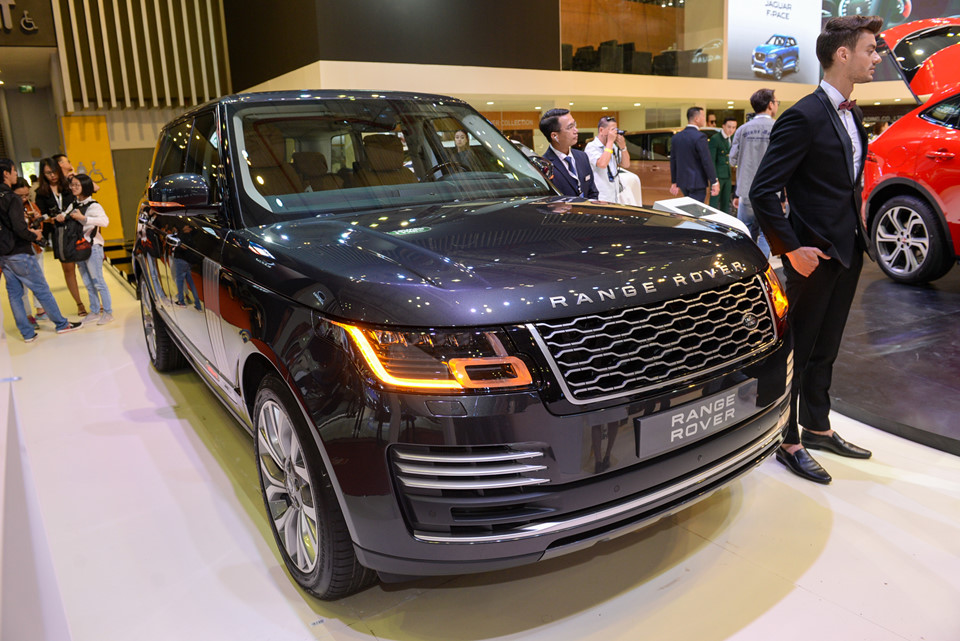Range Rover 2018 ra mắt, giá từ 7,35 tỷ đồng