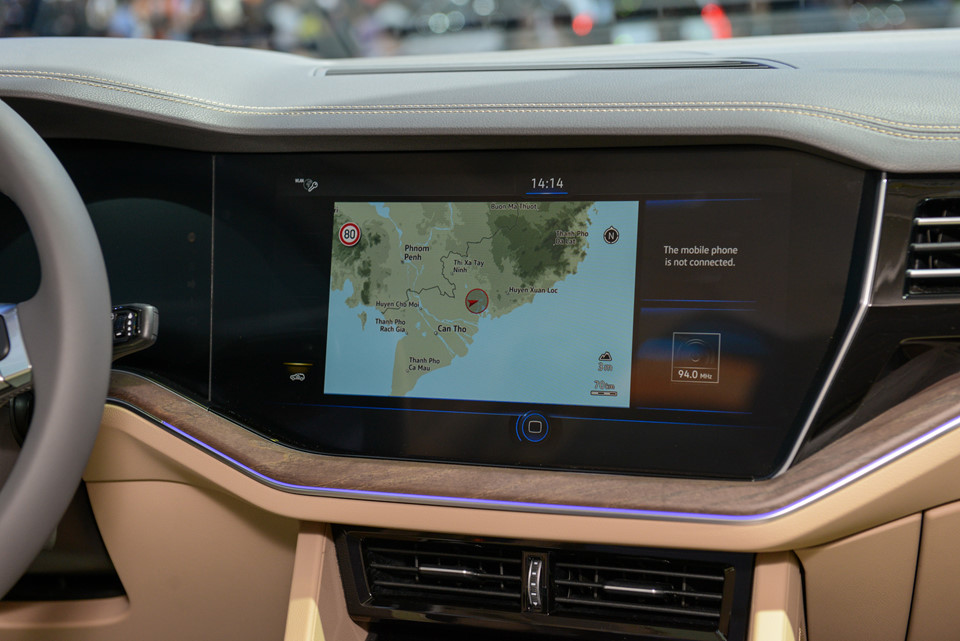 Chi tiết Volkswagen Touareg 2019 - xóa mác xe phổ thông