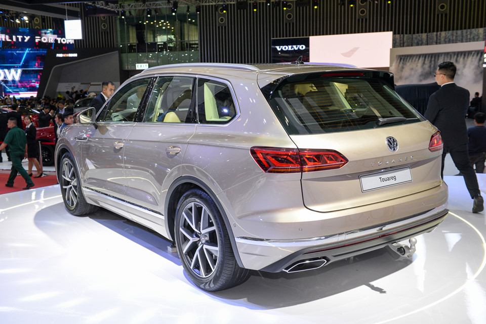 Chi tiết Volkswagen Touareg 2019 - xóa mác xe phổ thông