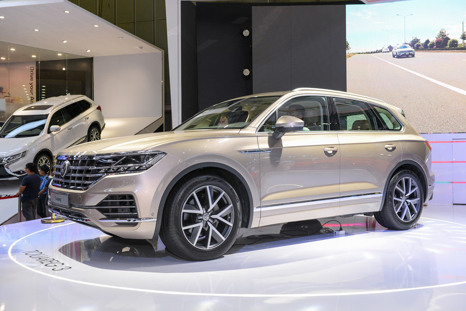 Chi tiết Volkswagen Touareg 2019 - xóa mác xe phổ thông