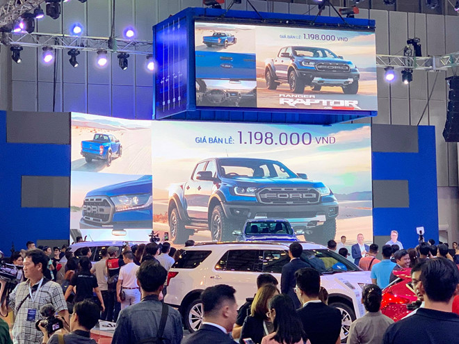 Lỗi đánh máy khiến Ford Raptor 2018 rẻ hơn xe đạp ở Việt Nam