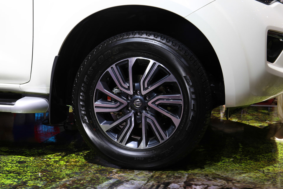 Chi tiết Nissan Terra, đối thủ Toyota Fortuner ở Việt Nam