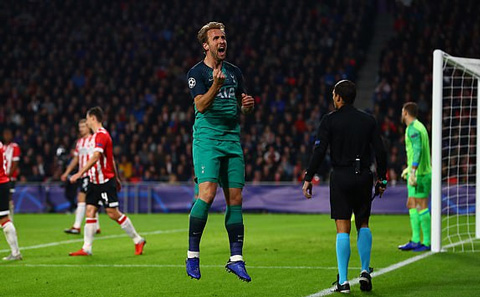 Hòa trong thế mất người, cửa đi tiếp khép dần với Tottenham