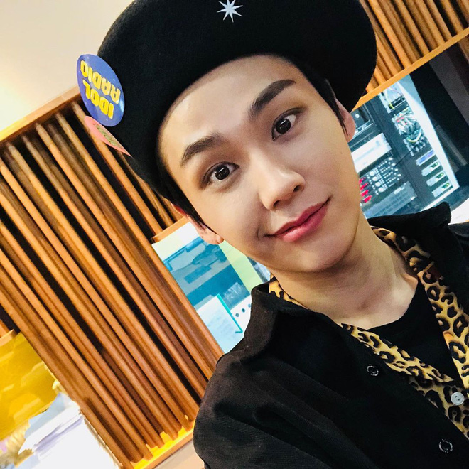 Quanh đi quẩn lại, 3 kiểu mũ unisex này vẫn là những phụ kiện được sao Hàn cưng nhất mùa thu đông năm nay